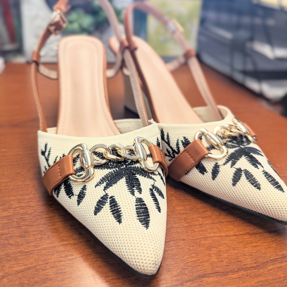 Comfy Wedge Strap Shoes - Picture 2 of 6